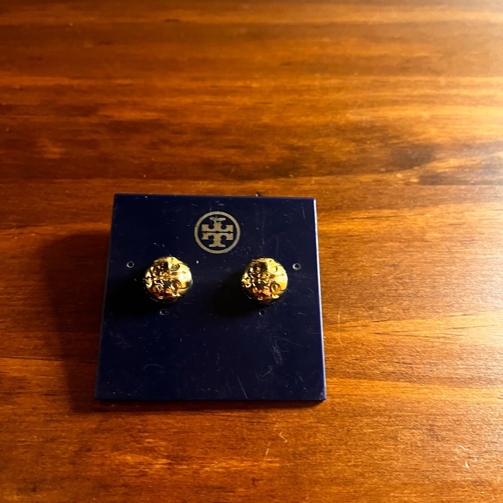 Golden Tory Birch studs ✨ - Picture 5 of 7